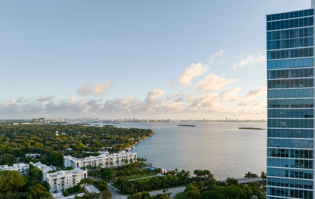 Edgewater Miami — Biscayne Körfezi havadan günbatımı manzarası